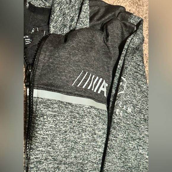 - Men’s American eagle performance jacket - Picture 3 of 5